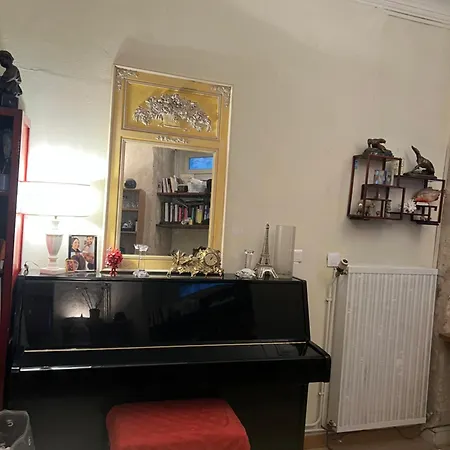 Vendégház Large Parisian Duplex *