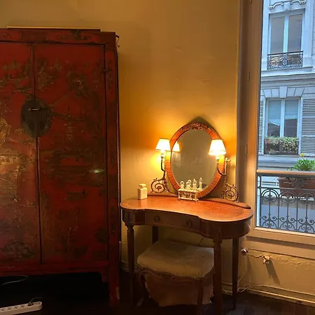 Large Parisian Duplex Guest house