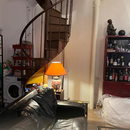 Large Parisian Duplex Gasthuis Parijs